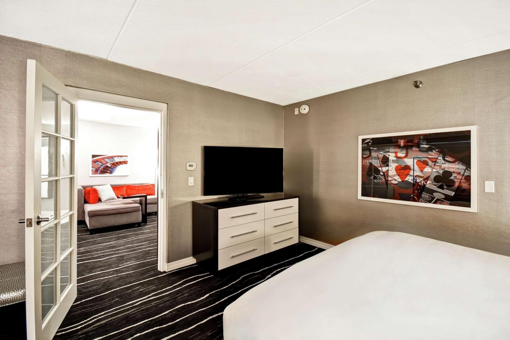 Doubletree By Hilton Deadwood At Cadillac Jack'S Bagian luar foto