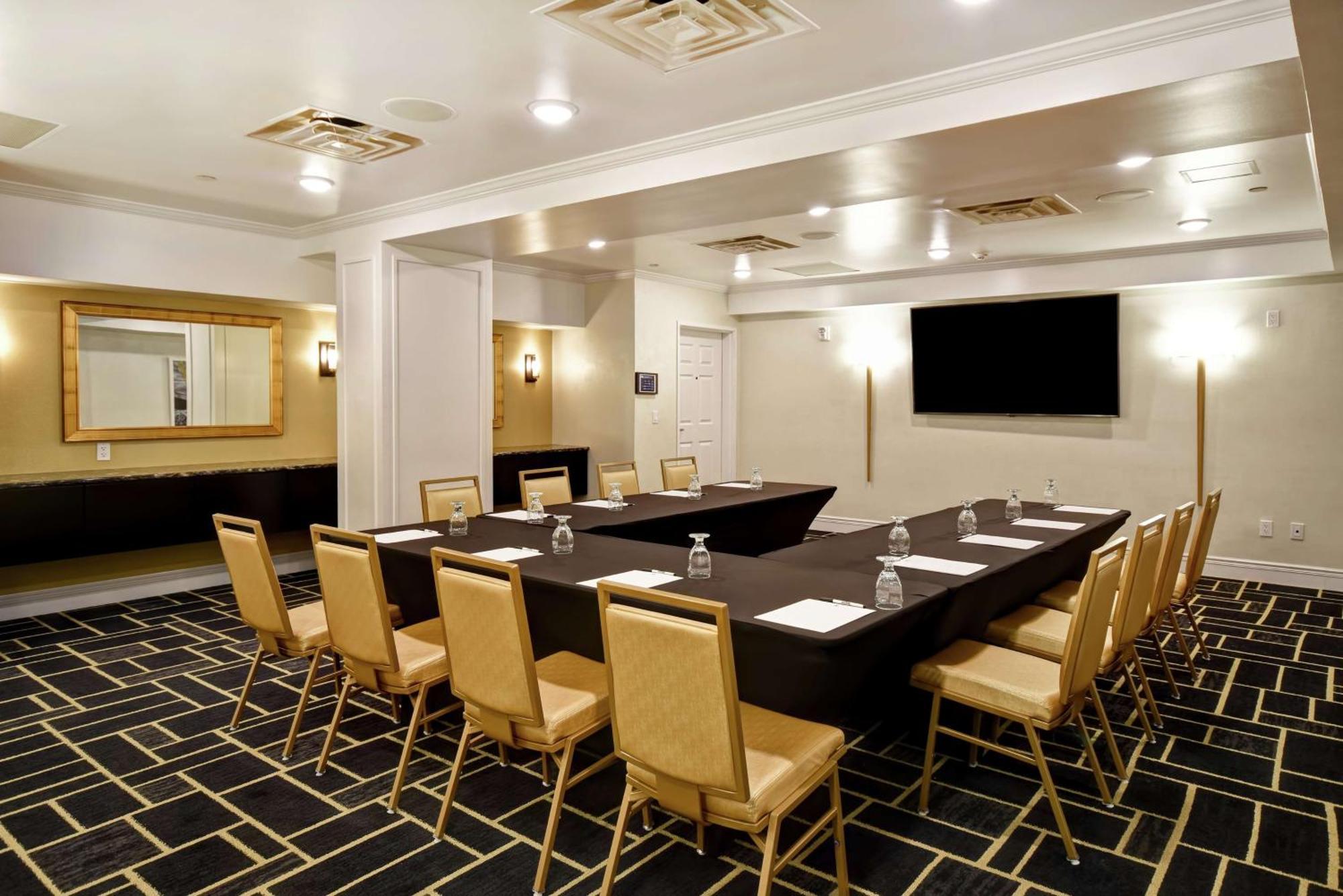 Doubletree By Hilton Deadwood At Cadillac Jack'S Bagian luar foto