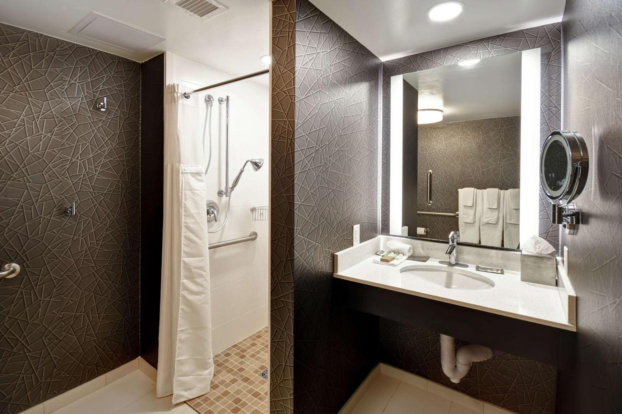 Doubletree By Hilton Deadwood At Cadillac Jack'S Bagian luar foto