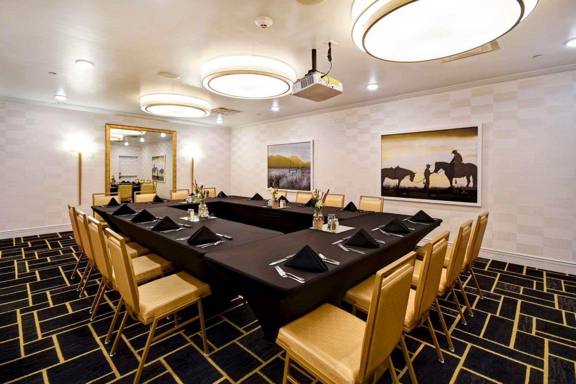 Doubletree By Hilton Deadwood At Cadillac Jack'S Bagian luar foto
