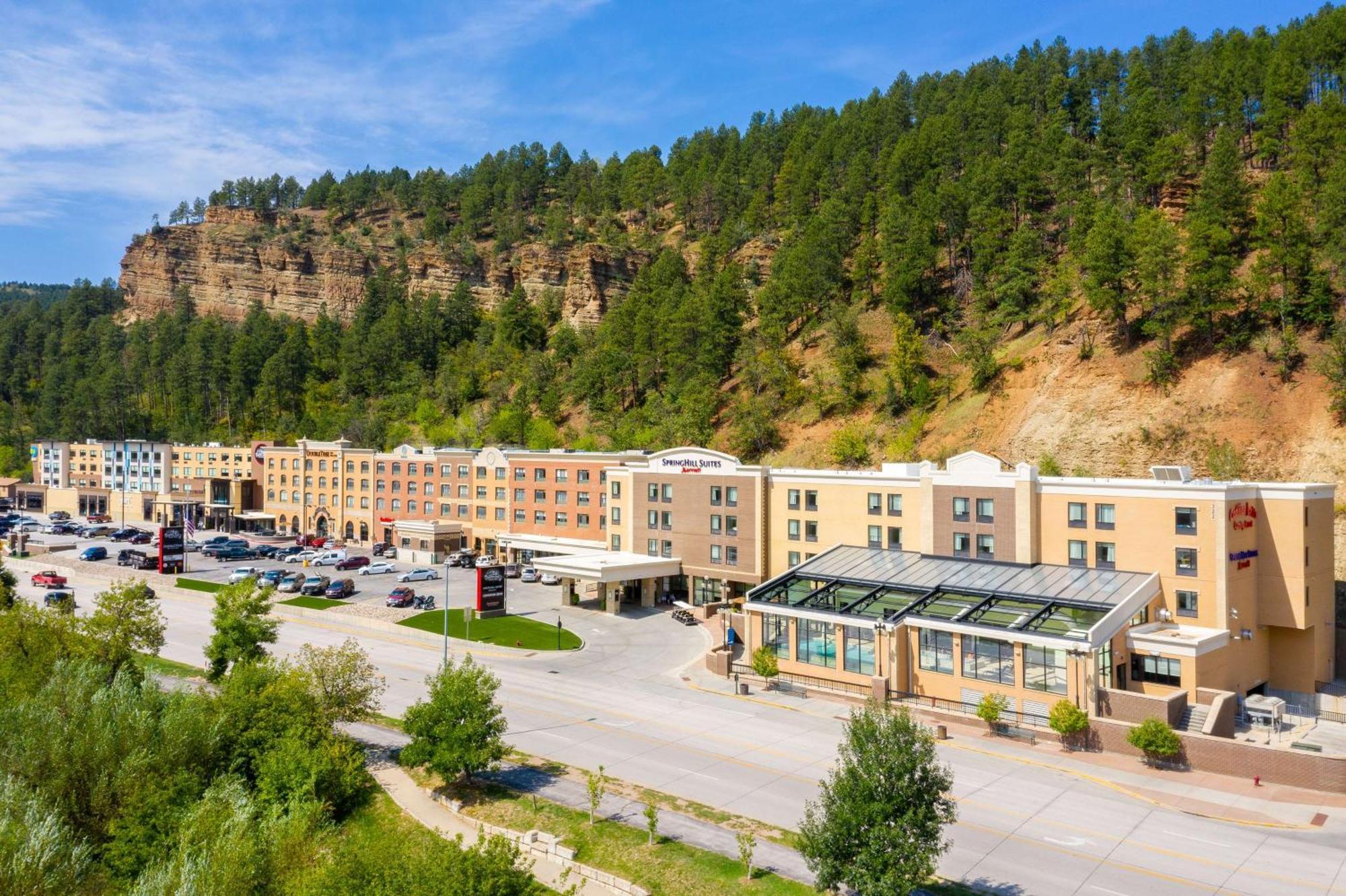 Doubletree By Hilton Deadwood At Cadillac Jack'S Bagian luar foto